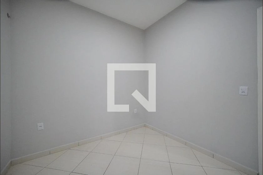 Unfurnished 2-bedroom apartment with 1 parking space — photo 3