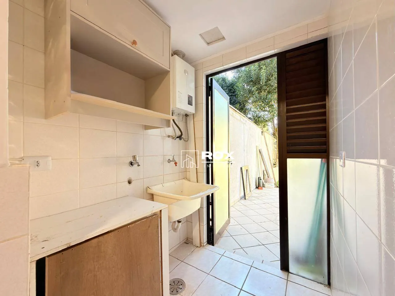 Garden apartment with 3 bedrooms and 1 en-suite — photo 25