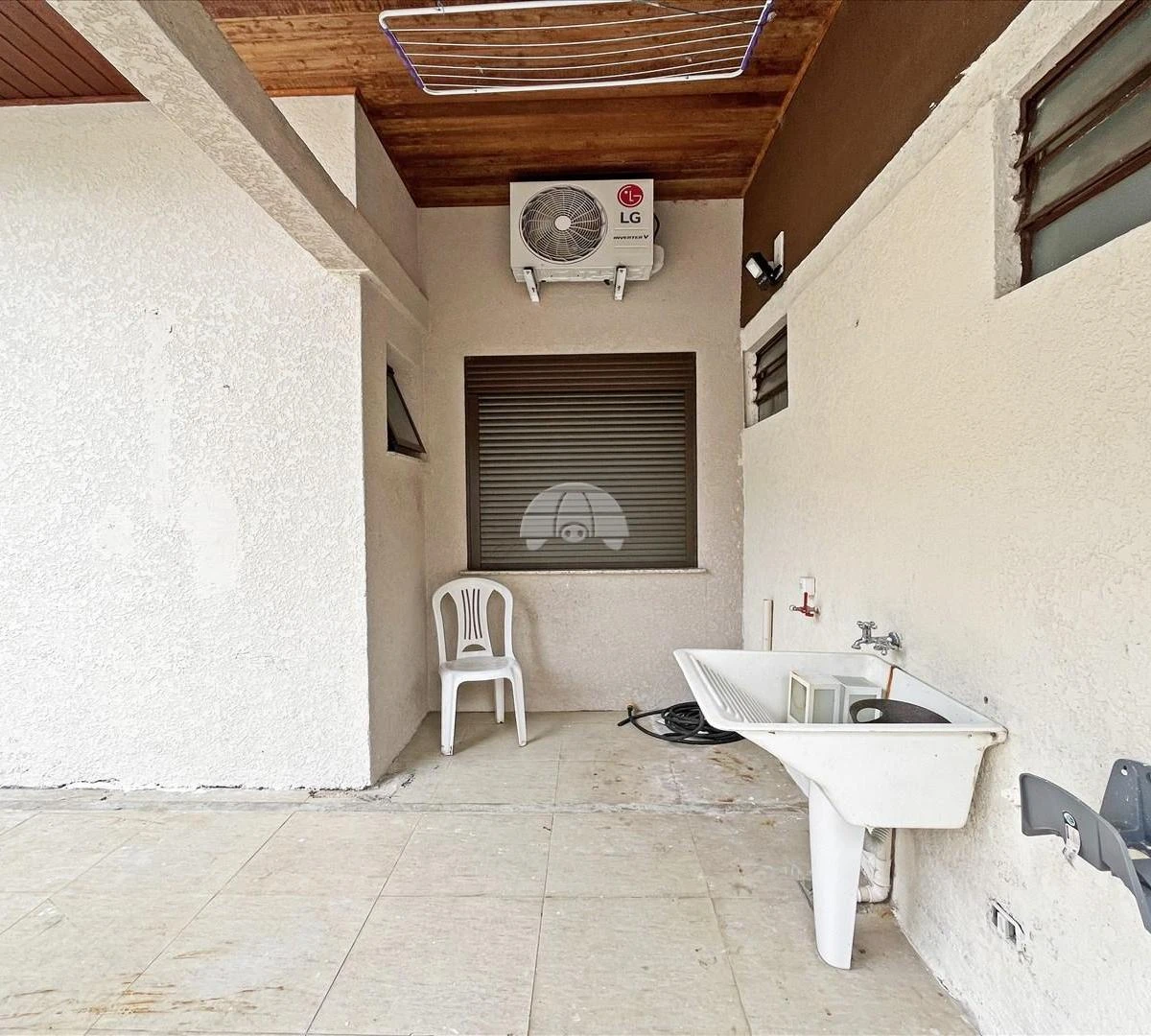 Washing machine in a 5-bedroom house, 280 m² — photo 20