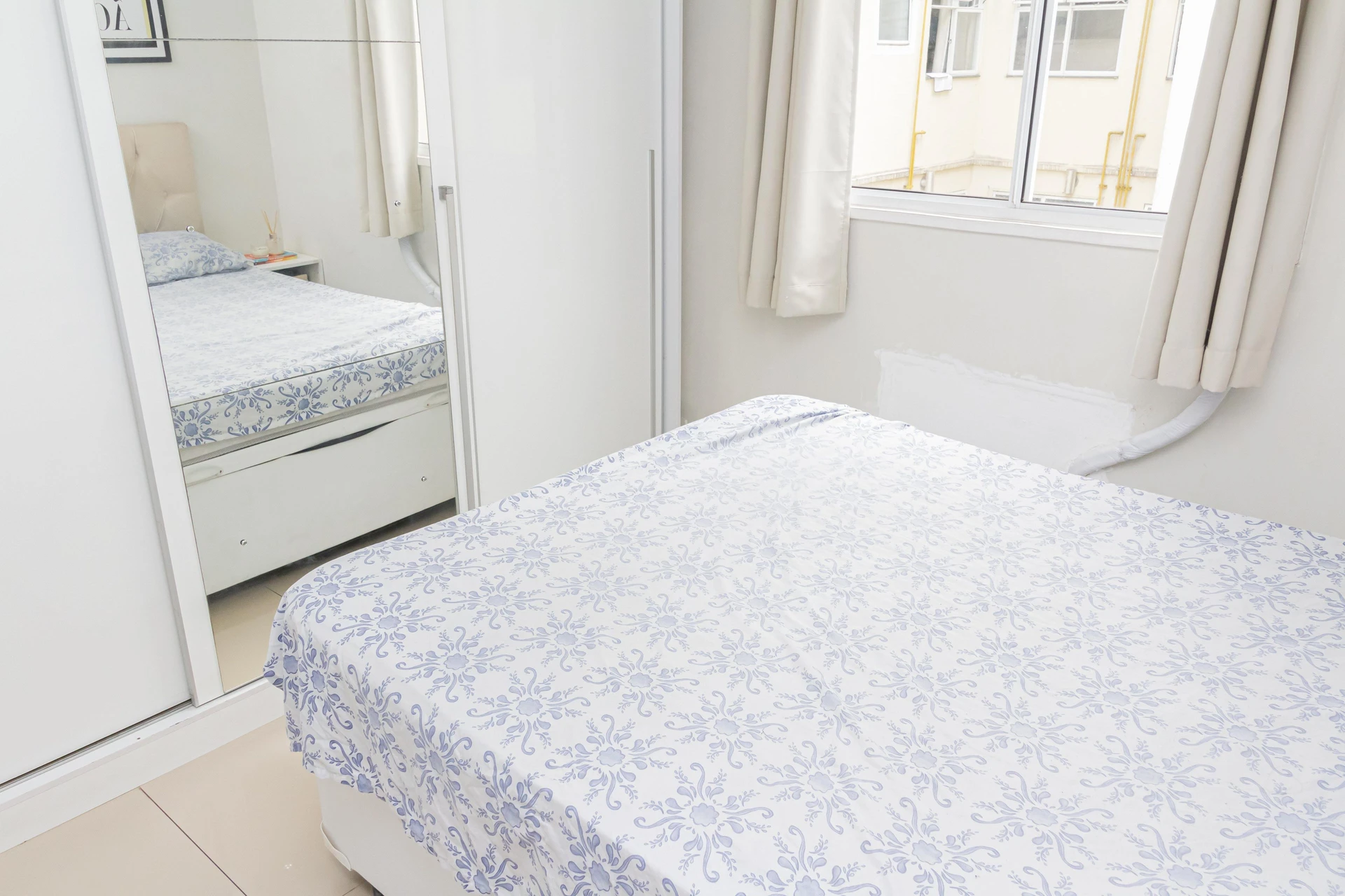 Apartamento mobiliado de 2 quartos em condomínio com piscina — photo 4