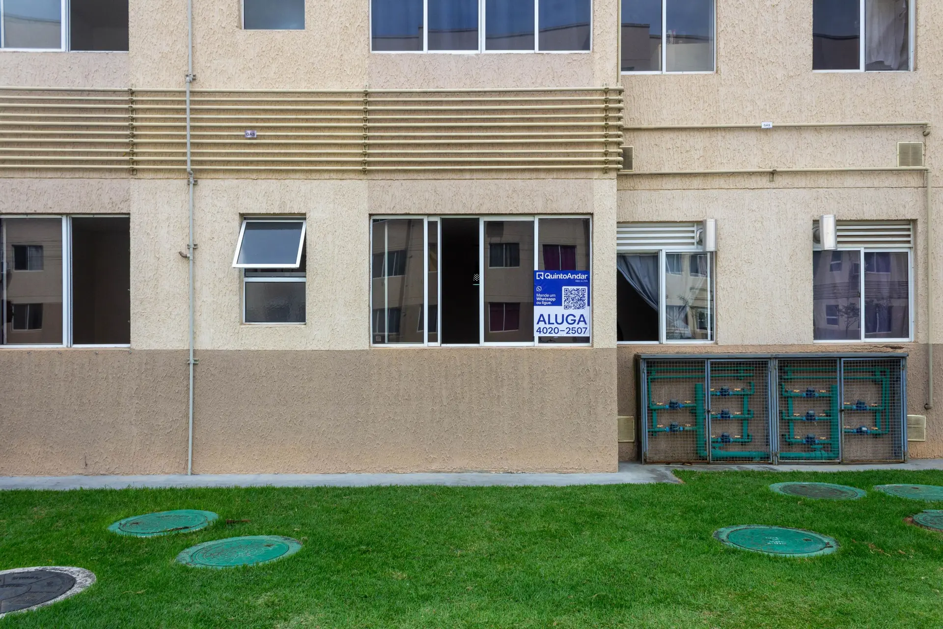 2-bedroom apartment in a building with a gym — photo 48