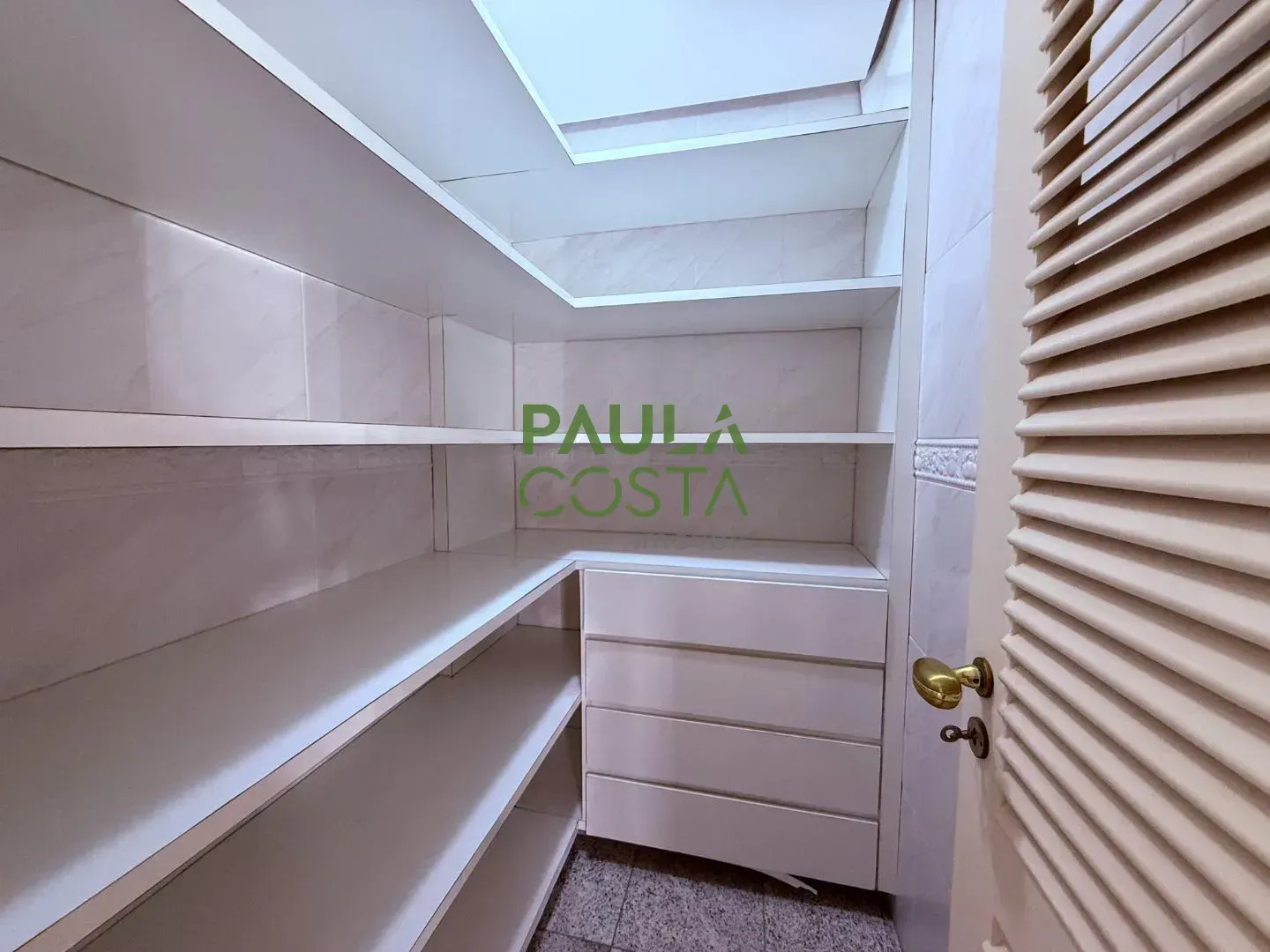 Casa mobiliada com 5 quartos e 5 vagas, 984 m² — photo 16