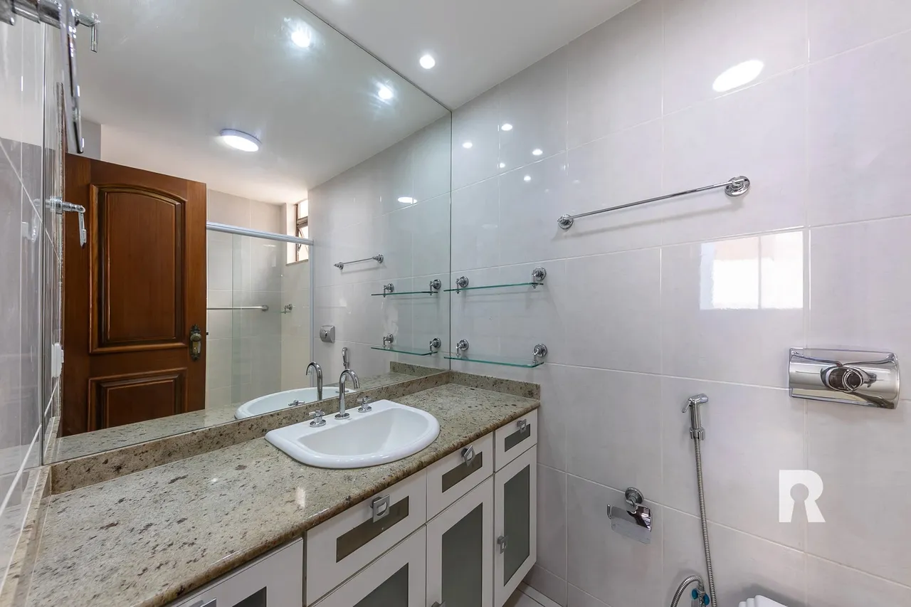 Unfurnished apartment with 4 bedrooms and 4 bathrooms — photo 14