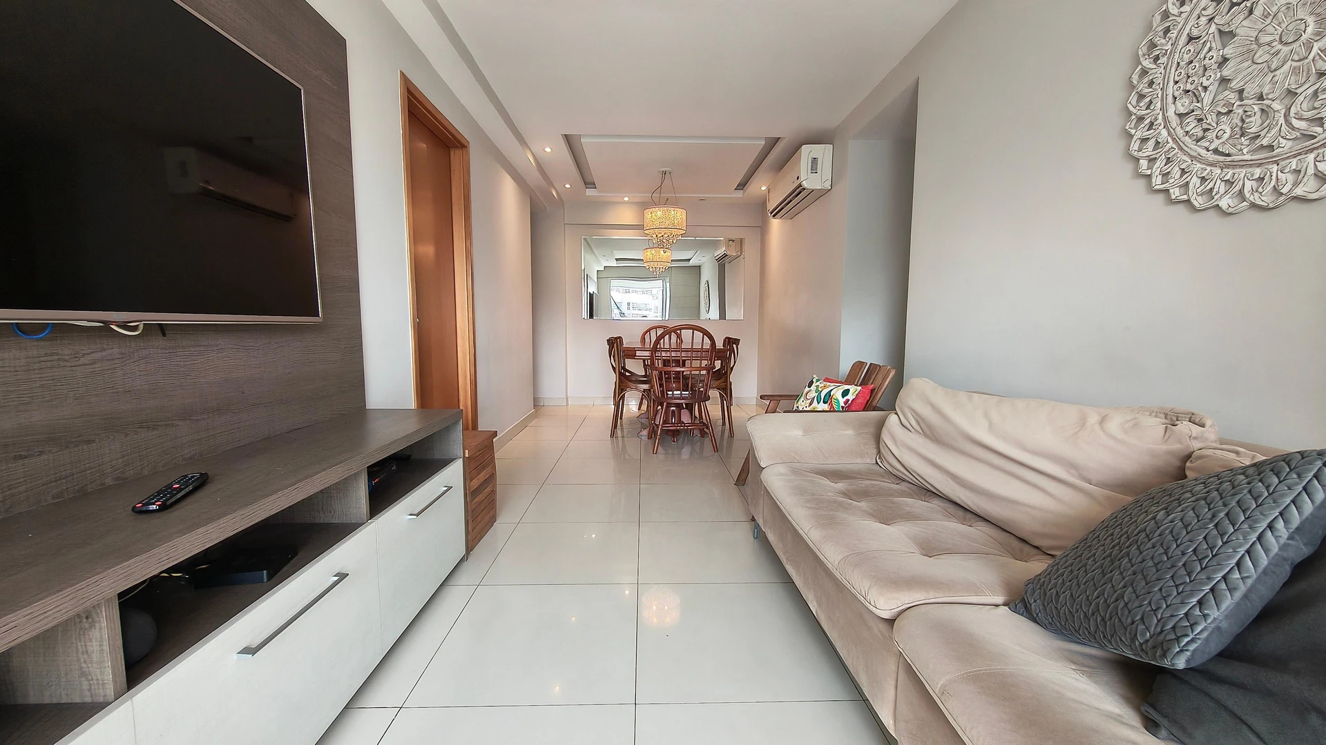Glass-enclosed balcony in a 3-bedroom apartment, 85 m² — photo 19