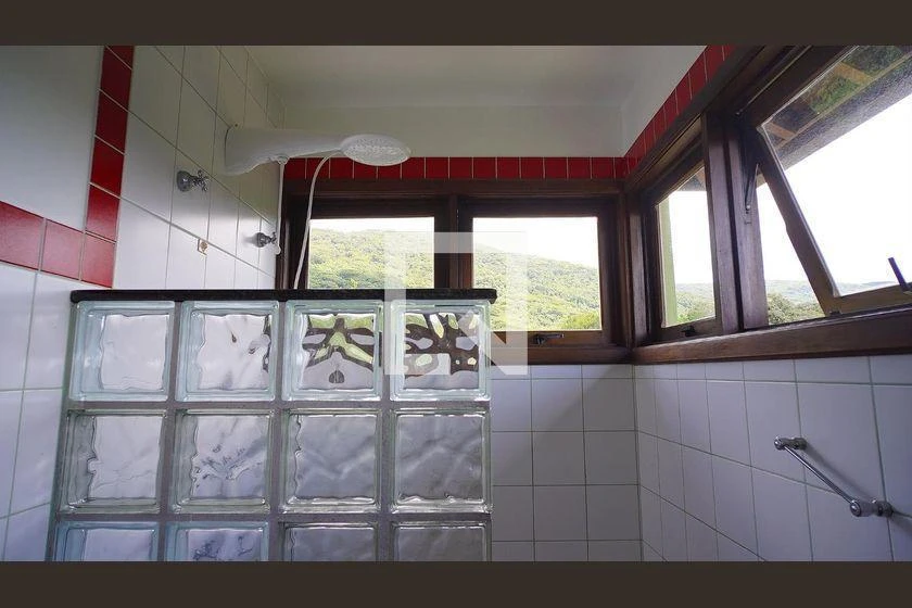 House, 735 m², with floor-to-ceiling windows — photo 18