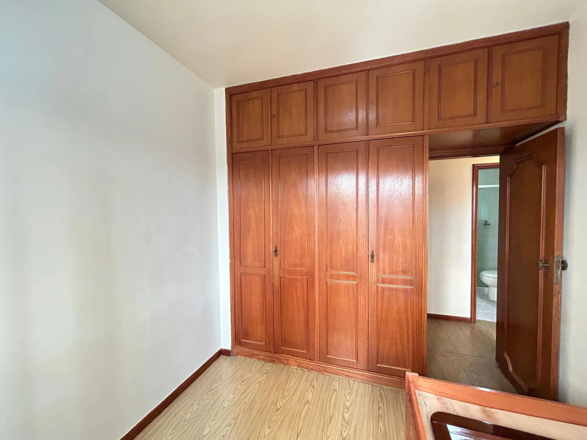 Apartamento com 3 quartos e suíte em bom estado — photo 51