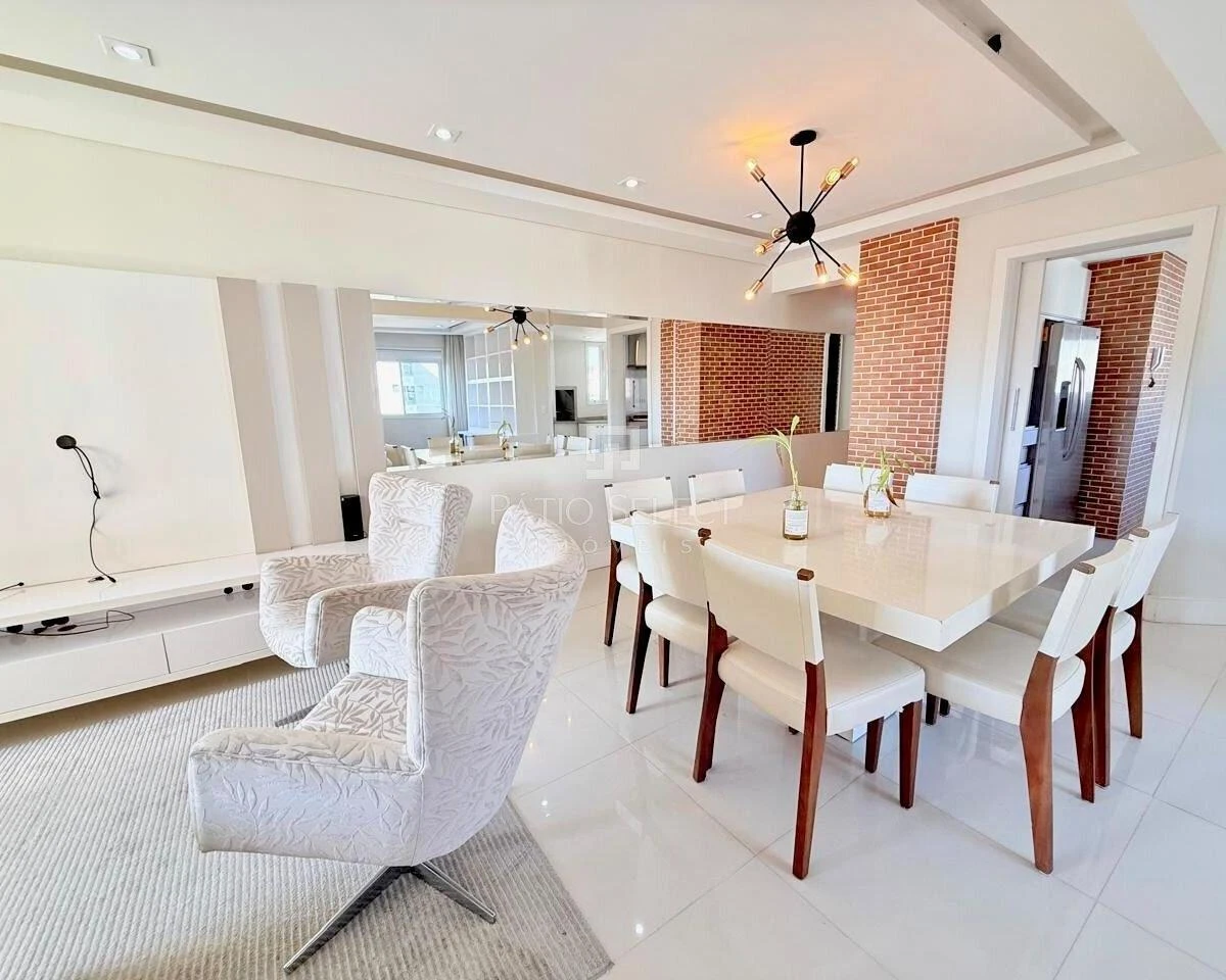 Furnished apartment with 2 bedrooms and glass balcony — photo 27