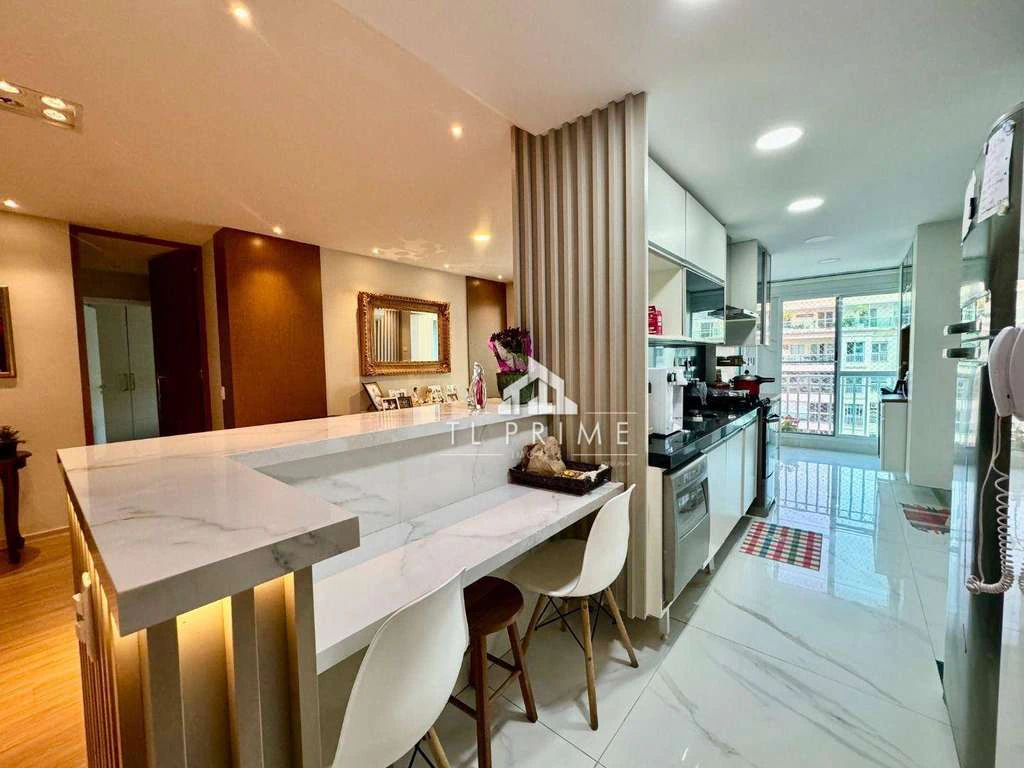 Furnished penthouse with 205 m², 3 bedrooms and 2 suites — photo 11