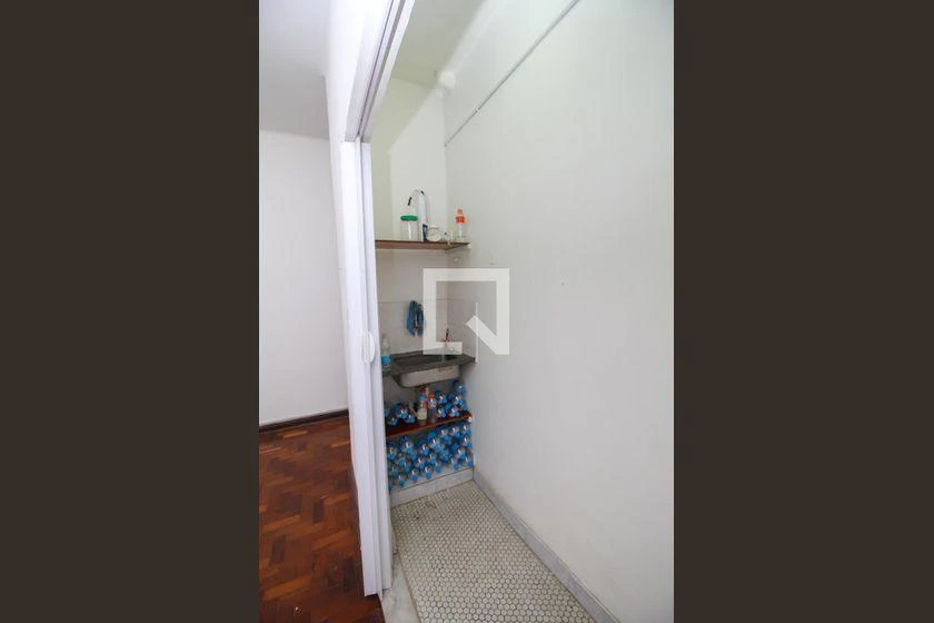 Monoambiente con piso de madera o laminado en Rio de Janeiro — photo 17