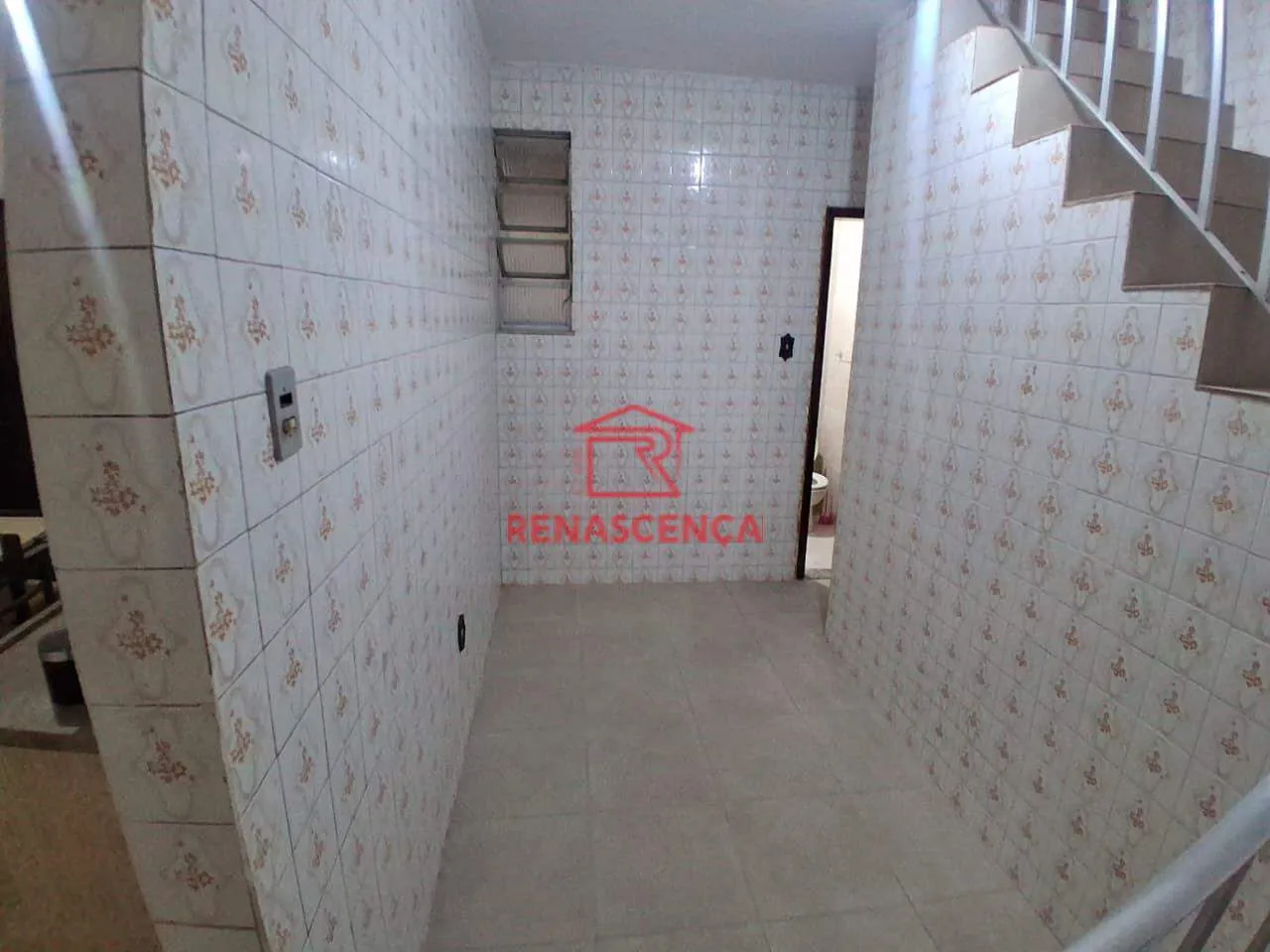 4-bedroom house with shared open-air pool access — photo 2