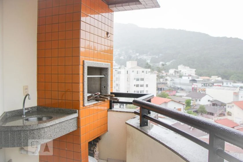 Furnished 3-bedroom apartment with 1 en-suite and balcony — photo 9