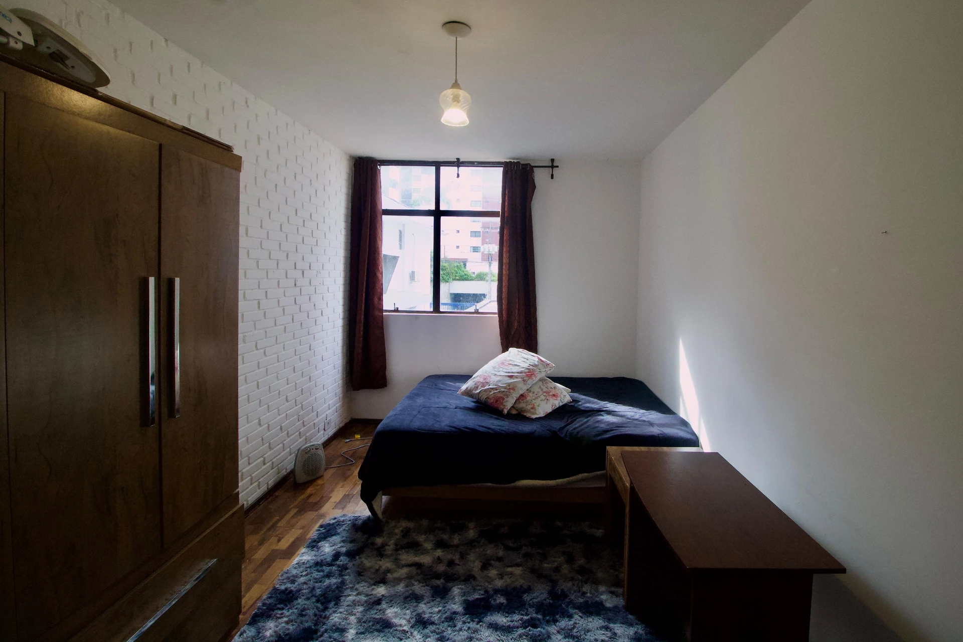 84 m² apartment with a home office and a bathtub — photo 7