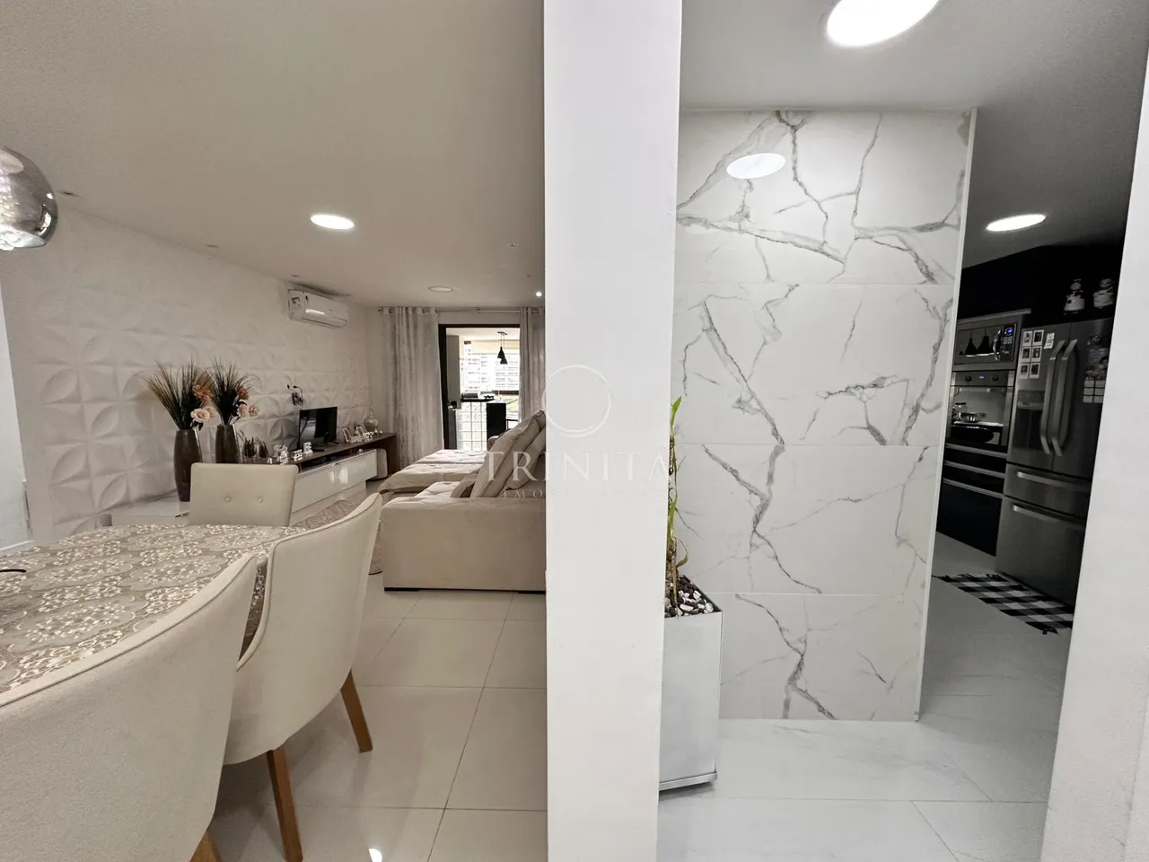 Furnished 3-suite apartment with a gas open-plan kitchen — photo 9