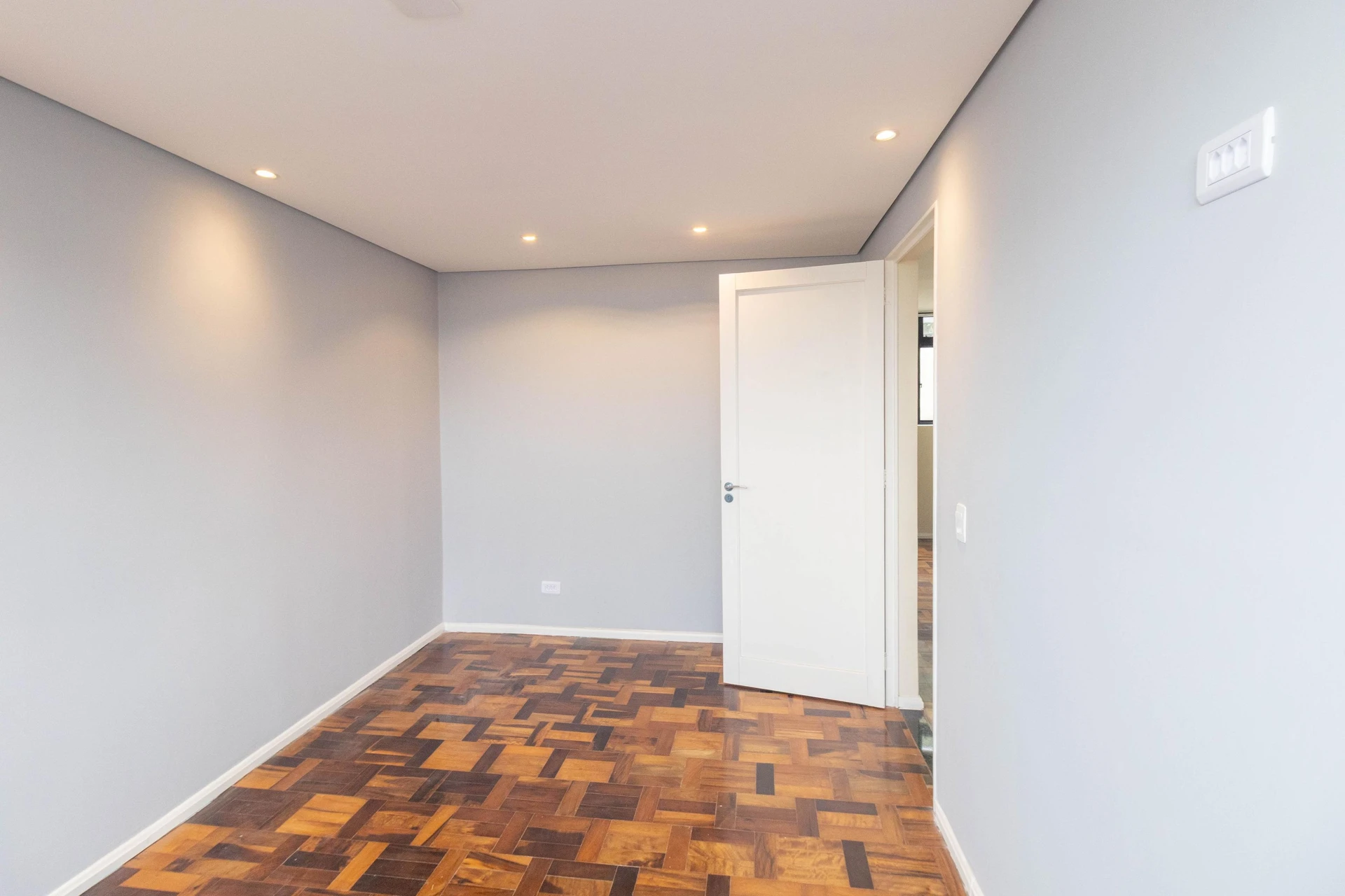 3-bedroom apartment with a washing machine — photo 15