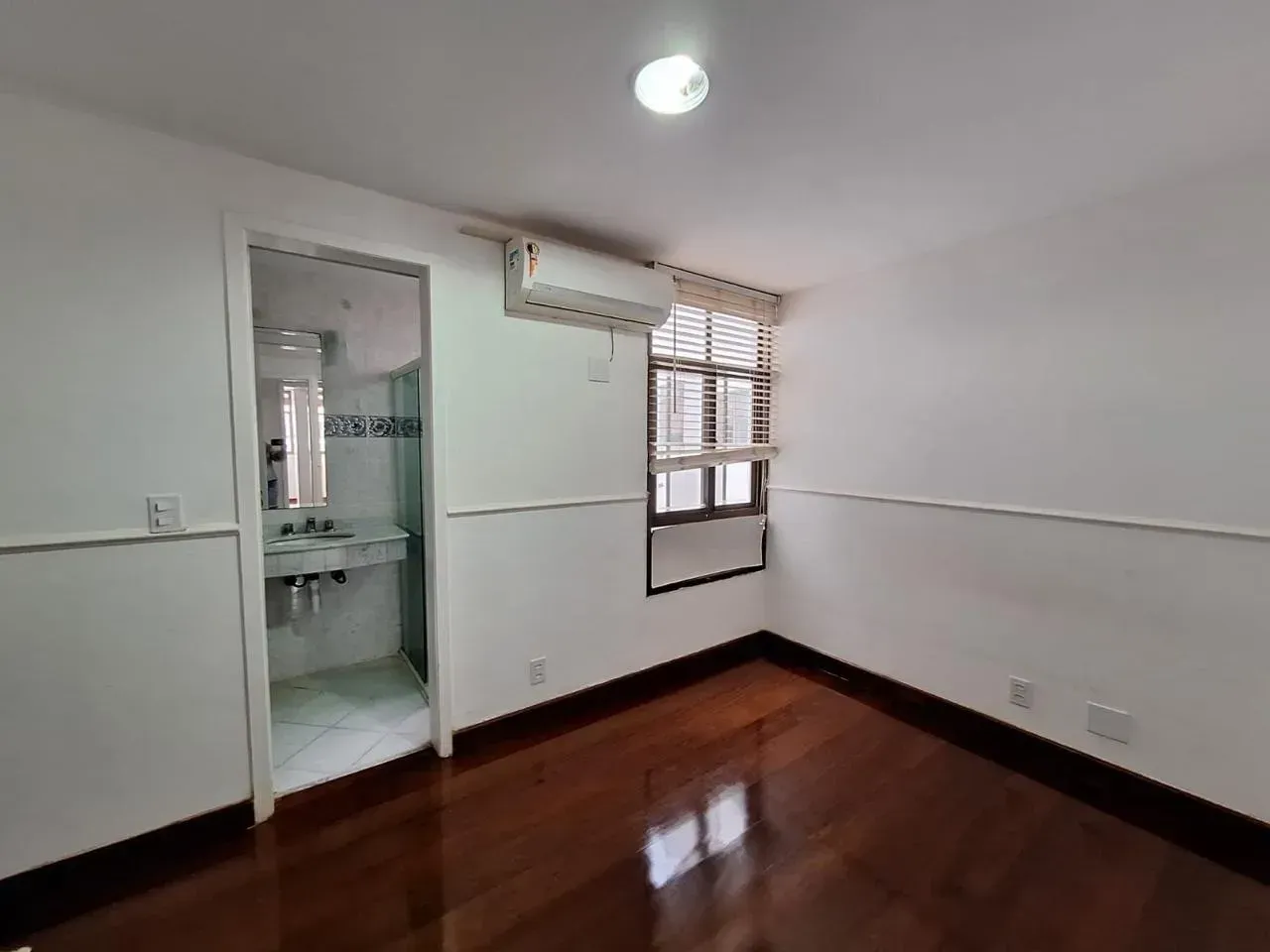 Apartamento sem mobília com 3 quartos e varanda — photo 3