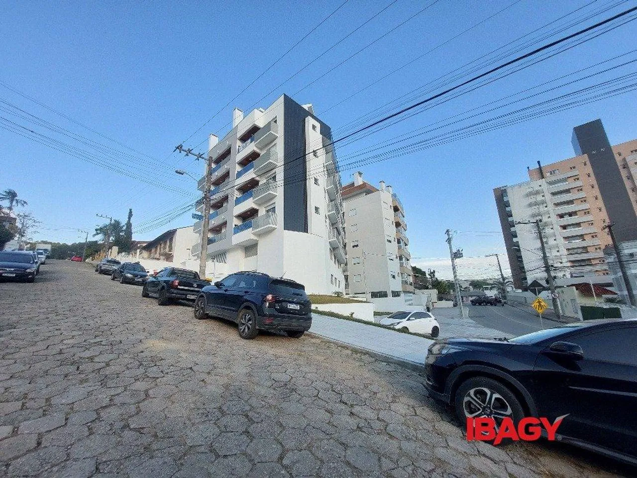 2-bedroom apartment in a building with a pool — photo 15