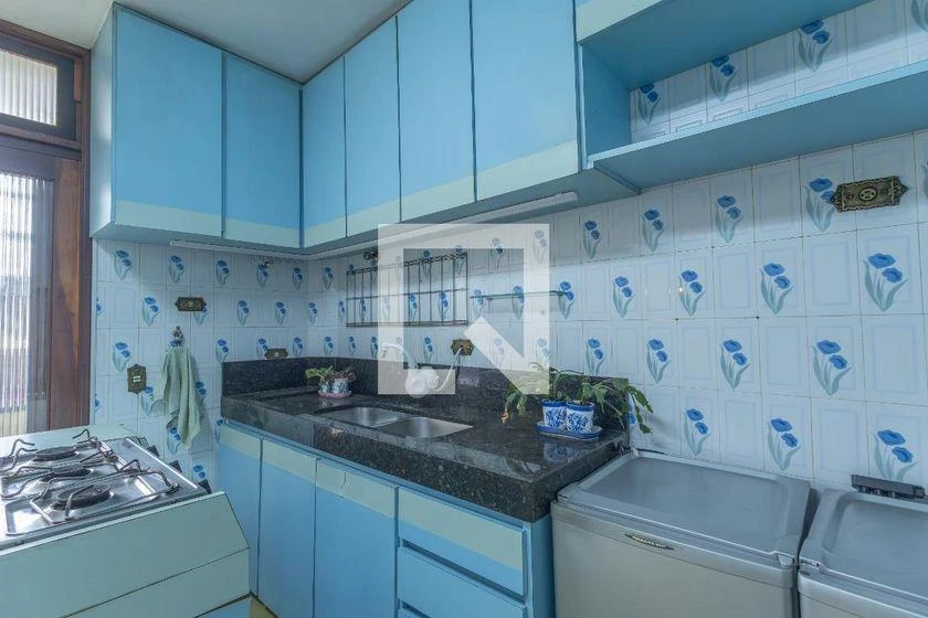 Apartamento com 4 quartos, cozinha com fogão a gás e varanda — photo 46