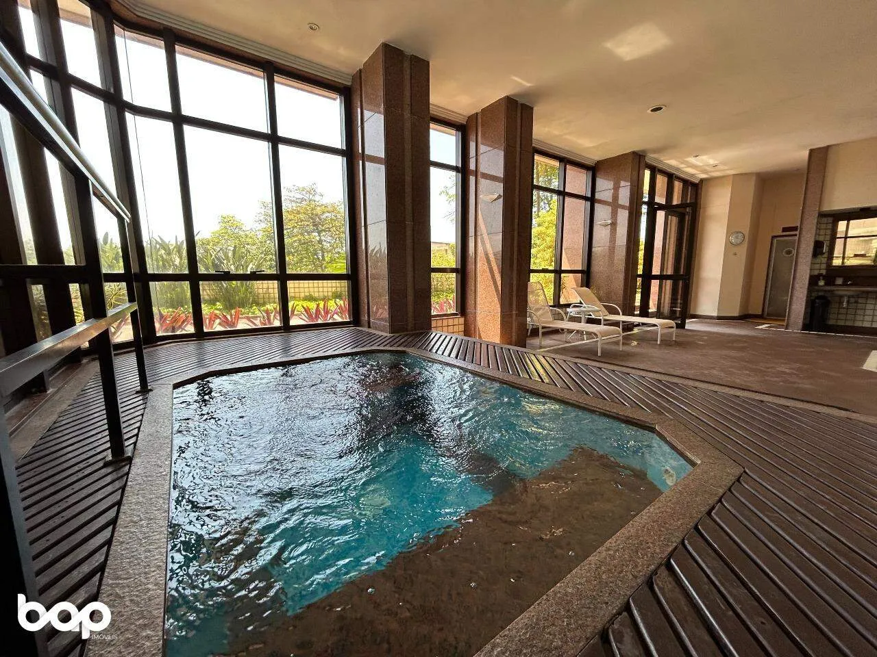 89 m² apartment with a bathtub and a water view — photo 22