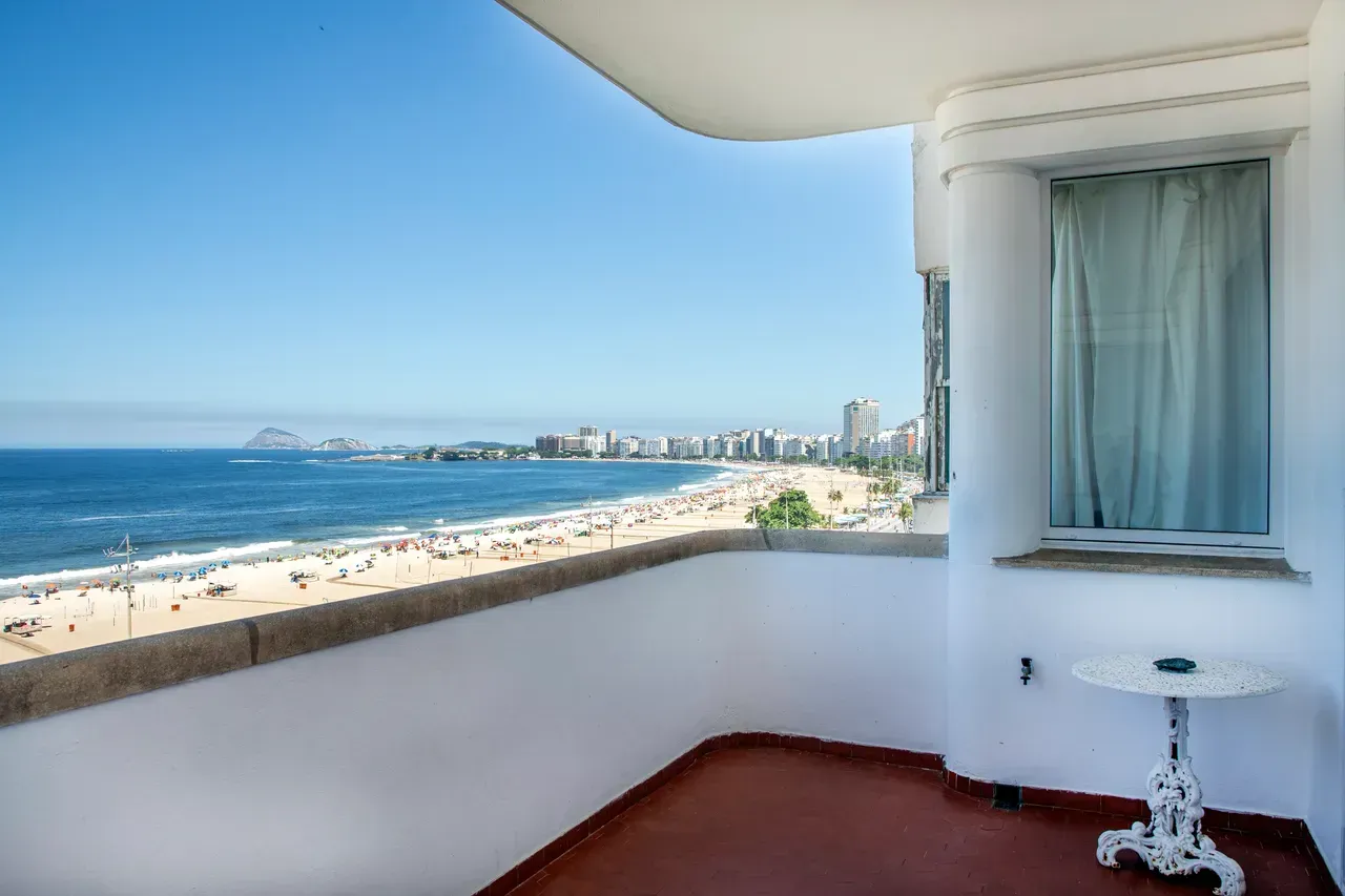 Furnished apartment with 3 bedrooms and a balcony — photo 21
