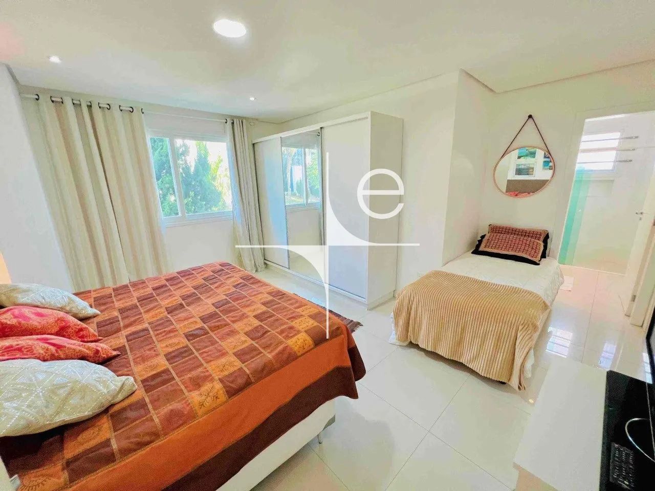 Furnished house with 7 bedrooms and a balcony BBQ — photo 29