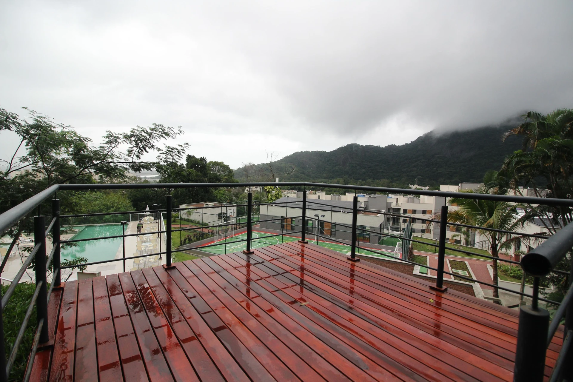 Unfurnished 2-bedroom apartment with balcony and private garden — photo 13