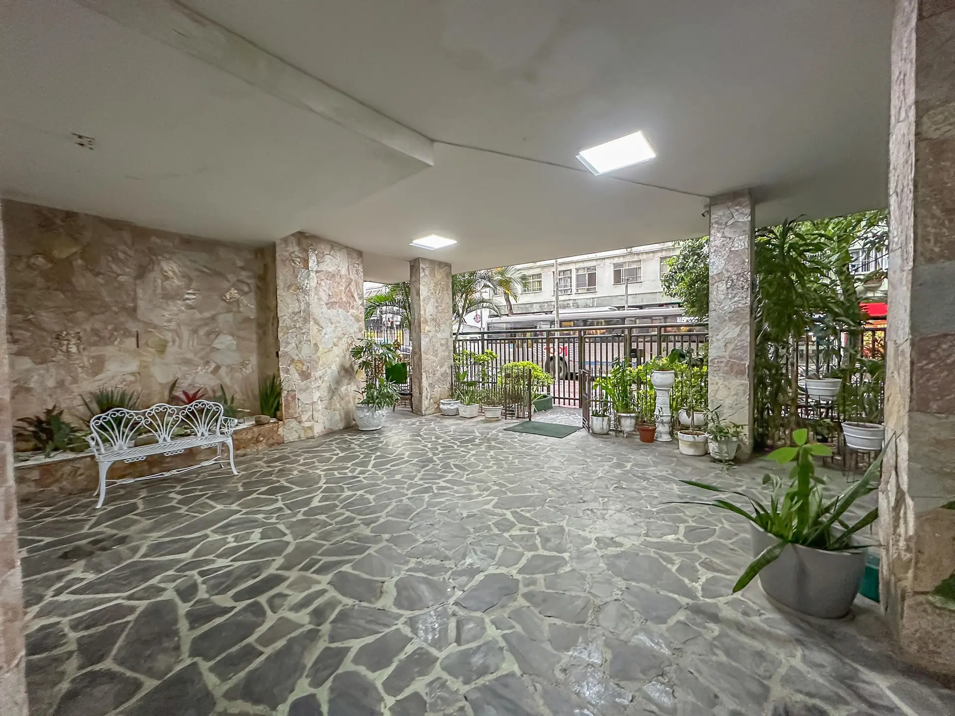 Mountain view in a 2-bedroom apartment, 76 m² — photo 20
