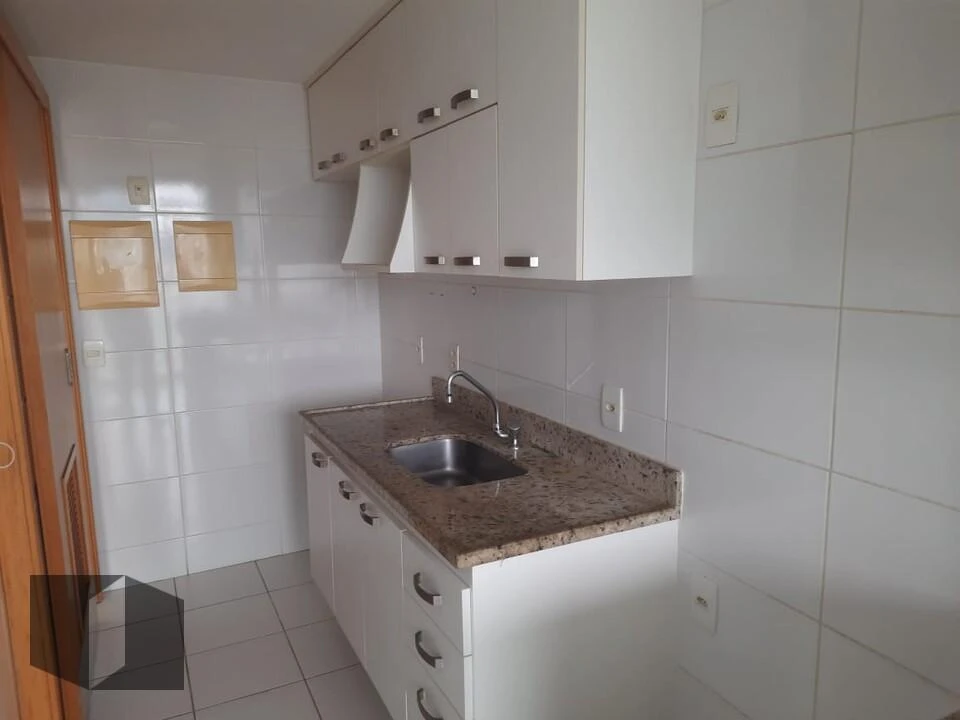 3-bedroom apartment with balcony and city views — photo 29