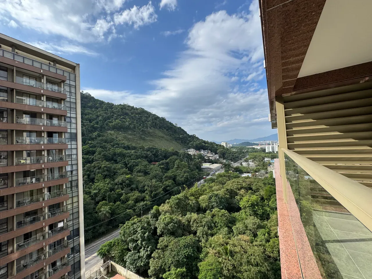 69 m² apartment with a mountain view and a home office — photo 5