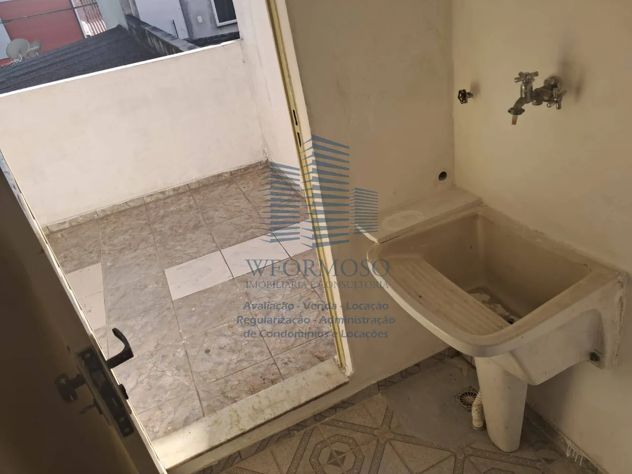 Unfurnished 1-bedroom apartment with balcony, 55 m² — photo 12