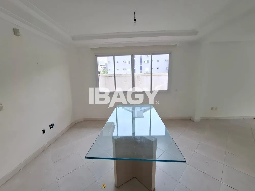4-bedroom house with 3 suites and 400 m² total area — photo 29