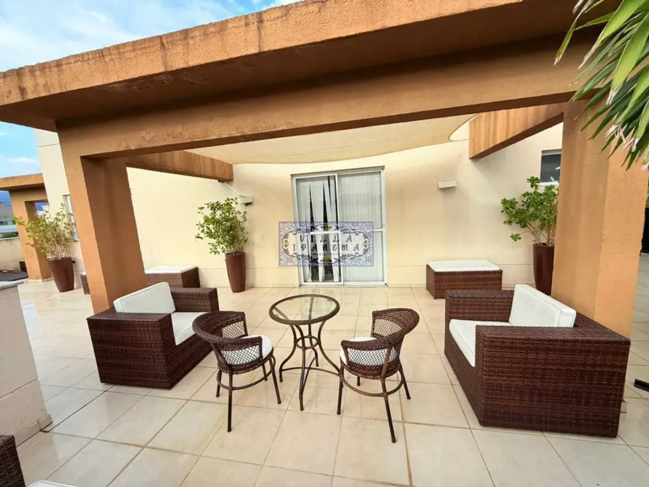 Furnished 3-bedroom duplex with open-plan kitchen — photo 57