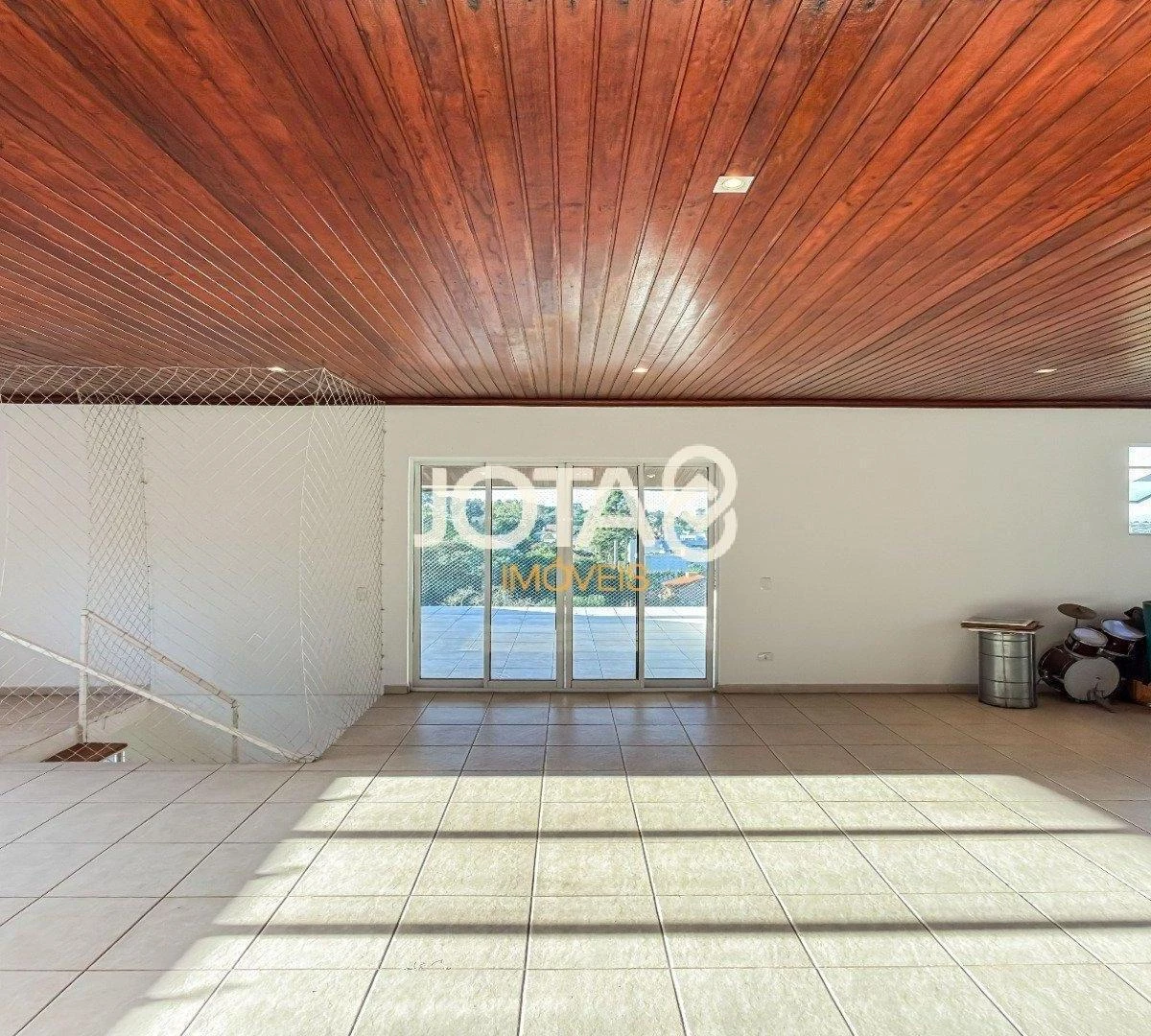 Spacious house with 3 en-suite bedrooms and 526 m² — photo 8