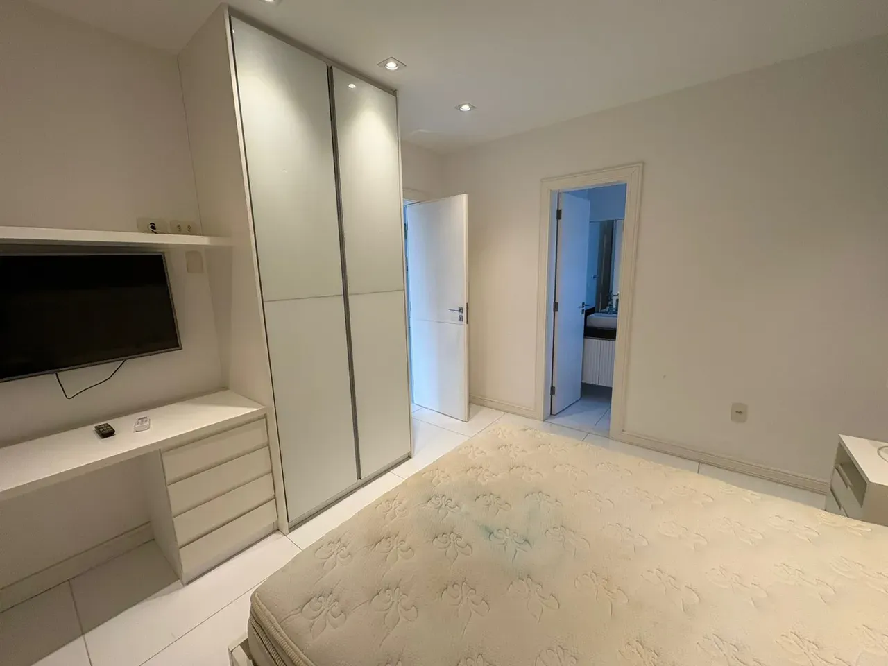 Furnished 6-suite house with 640 m² and 4 parking — photo 41