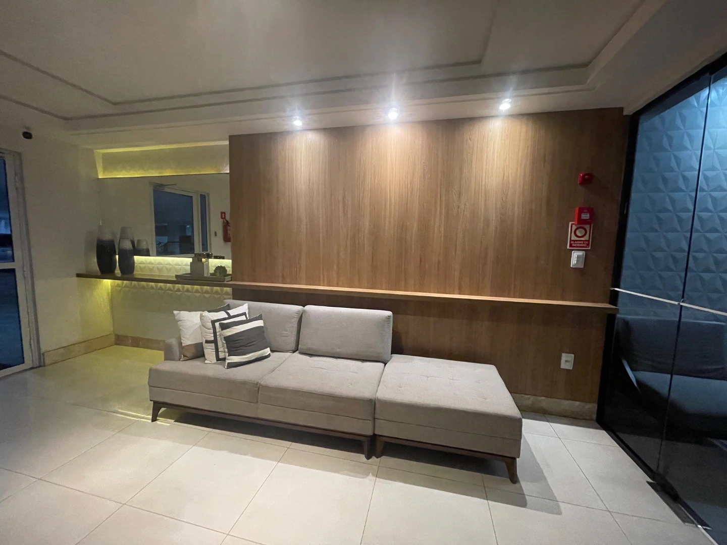 4-bedroom apartment in a building with a sauna — photo 13