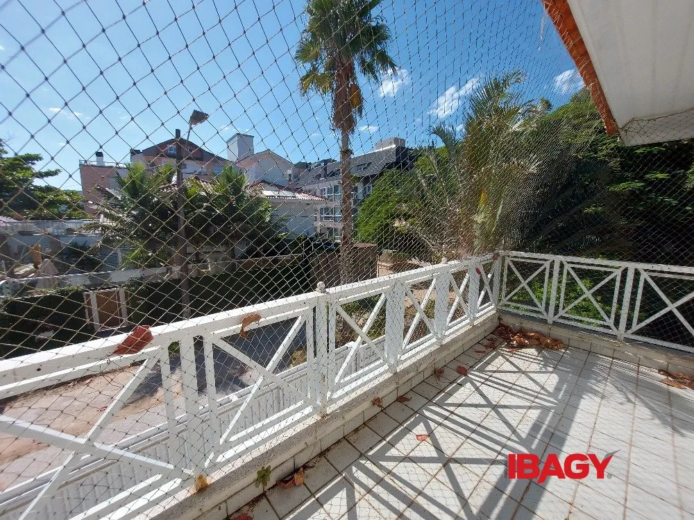 Меблированный дом 518 м² с 5 спальнями и 4 суитами — photo 10