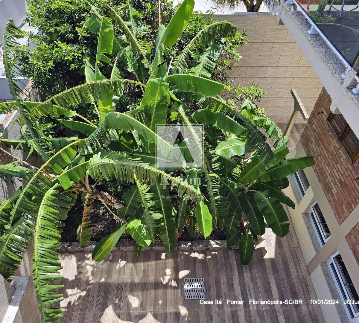 Vista al agua y 3 dormitorios: casa de 405 m² — photo 12