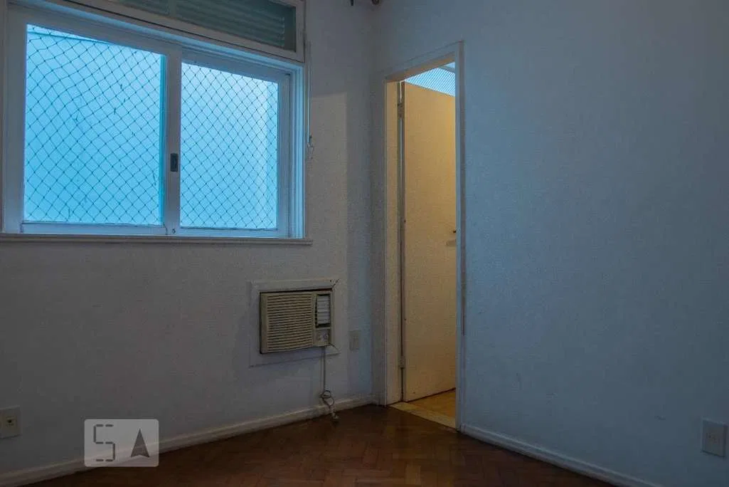 225 m² apartment with 4 bedrooms and a balcony — photo 14