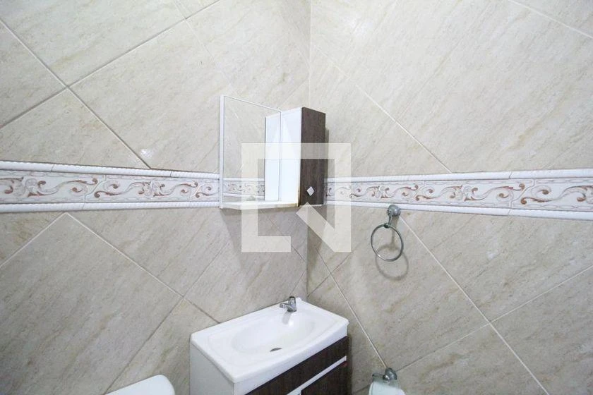 Furnished house, 200 m², with a glass-enclosed balcony — photo 25