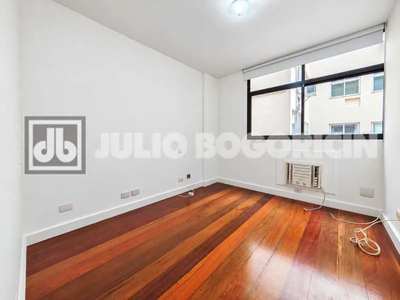 Квартира 125 м² із заскленим балконом та видом на гори — photo 15
