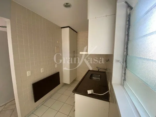 One-bedroom apartment in a building with a sauna — photo 10