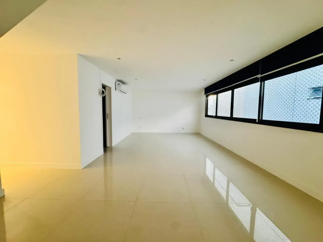Penthouse with 4 bedrooms and 5 bathrooms plus 4 parking — photo 16