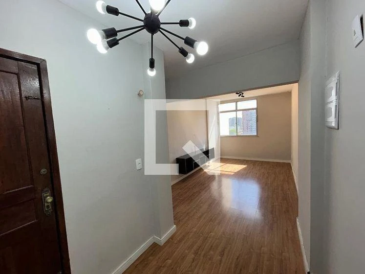 63 m² apartment with a home office and a washing machine — photo 4