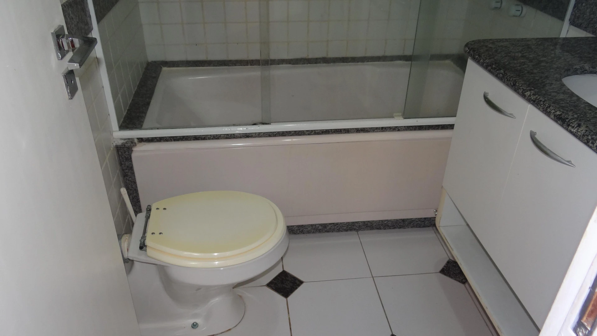 Apartamento sin amueblar con 3 dormitorios y balcón — photo 39