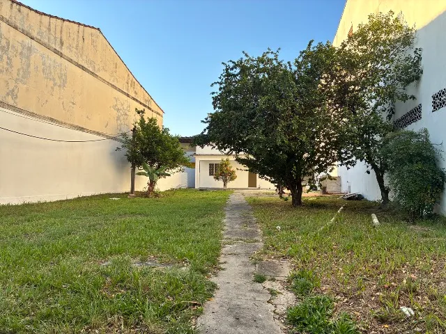 House with 2 bedrooms, 1 bath and 2 parking spaces — photo 12