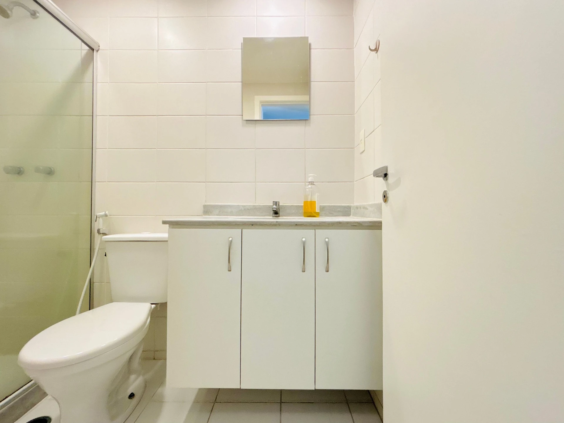 Apartamento mobiliado com cozinha integrada, 1 quarto — photo 3