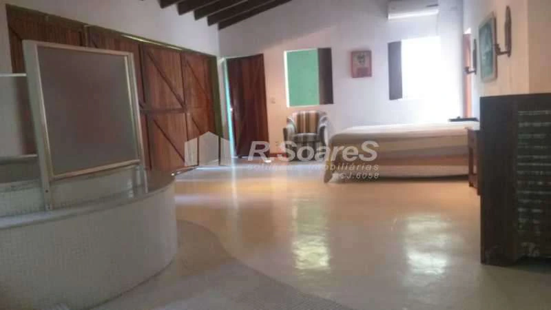 House with 7 bedrooms and a built-in grill balcony — photo 10