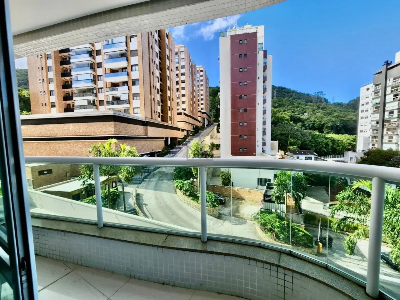Furnished apartment, 121 m², with a mountain view — photo 24