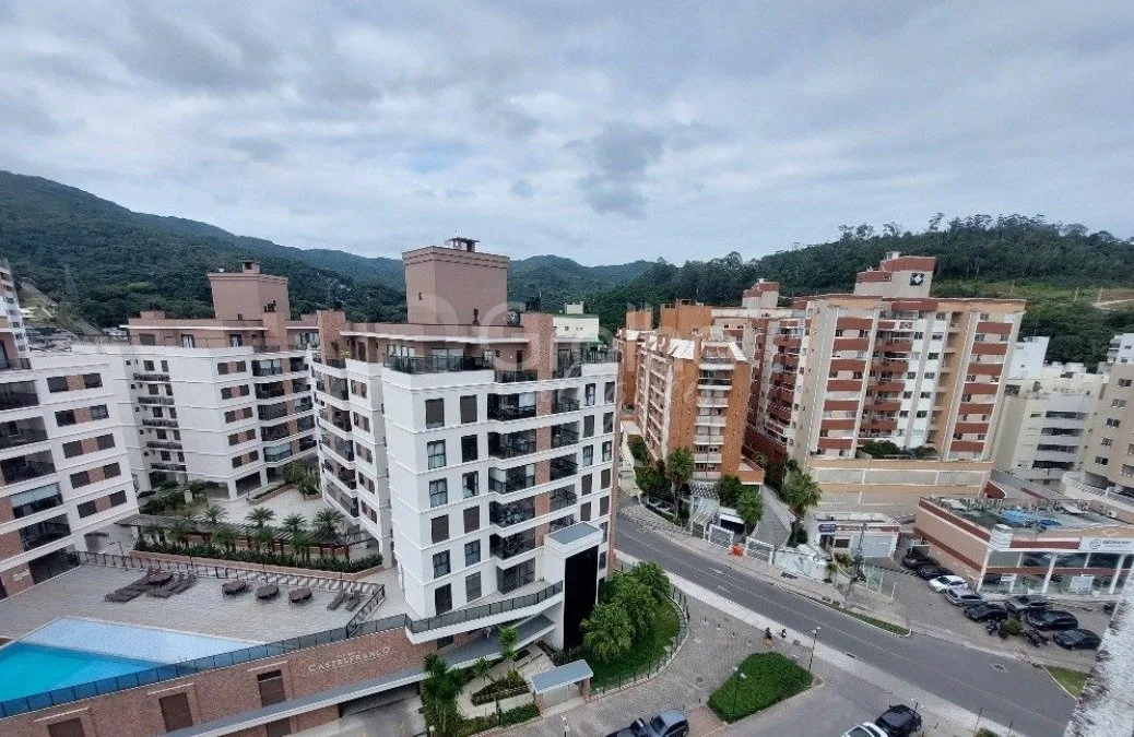 Меблированная студия с кухней открытой планировки, 73 м² — photo 9
