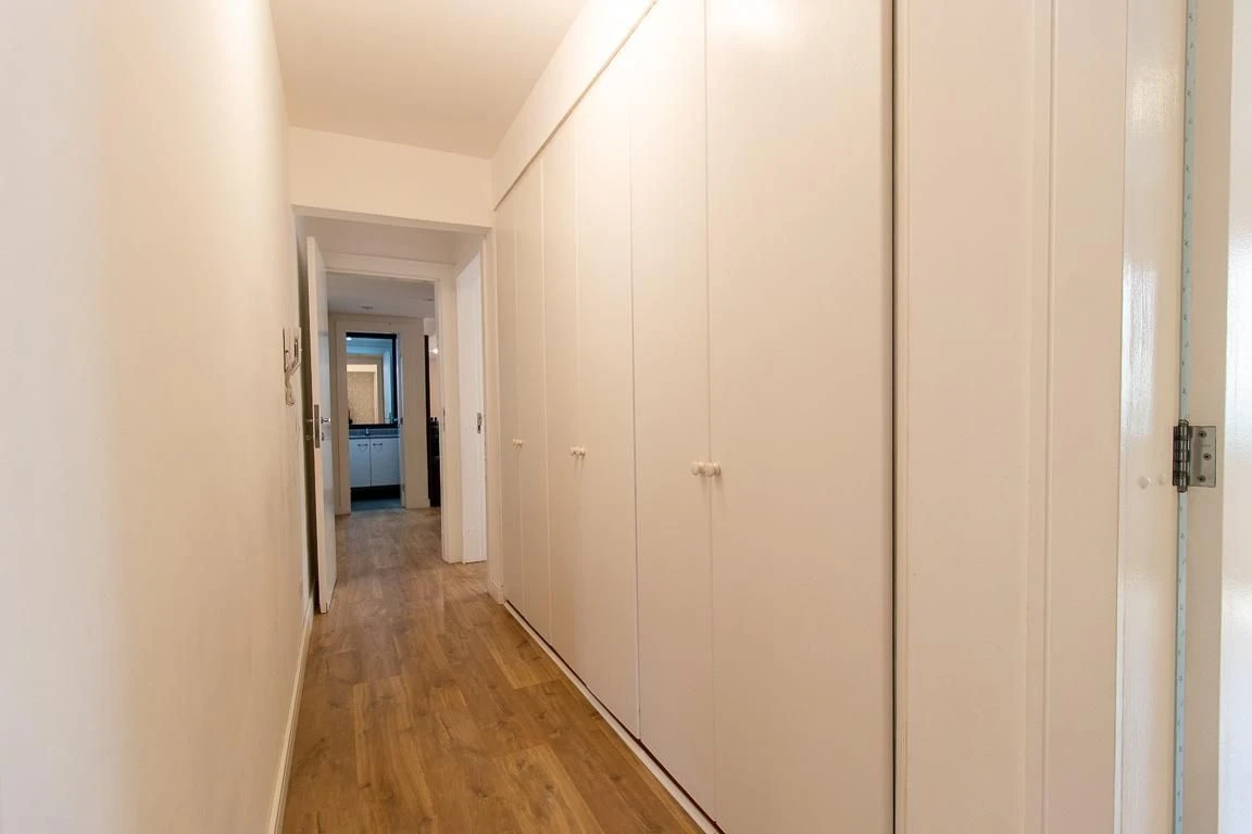 3-bedroom apartment with a bathtub in Curitiba — photo 69