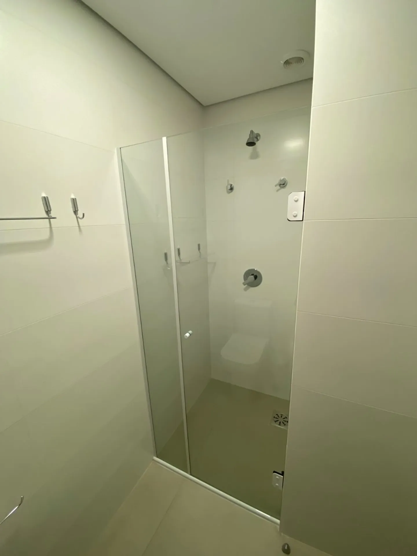 One-bedroom apartment with a mountain view in Florianópolis — photo 17